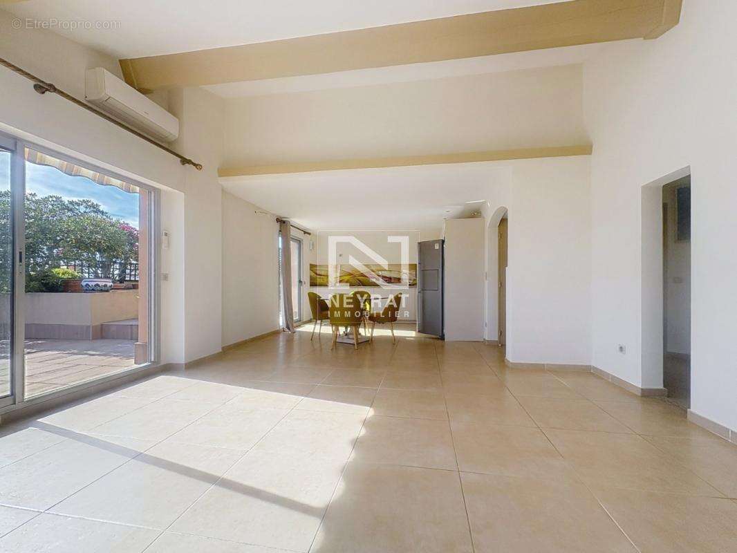 Appartement à FREJUS