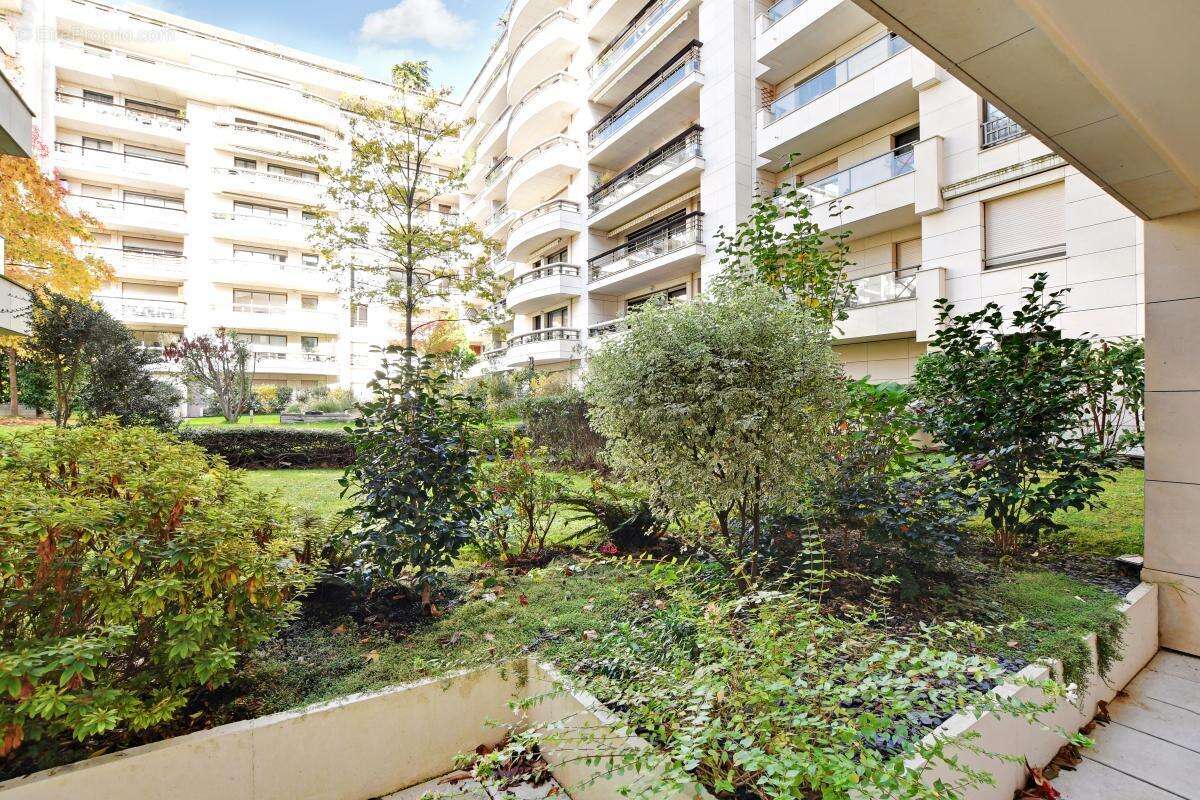 Appartement à LEVALLOIS-PERRET