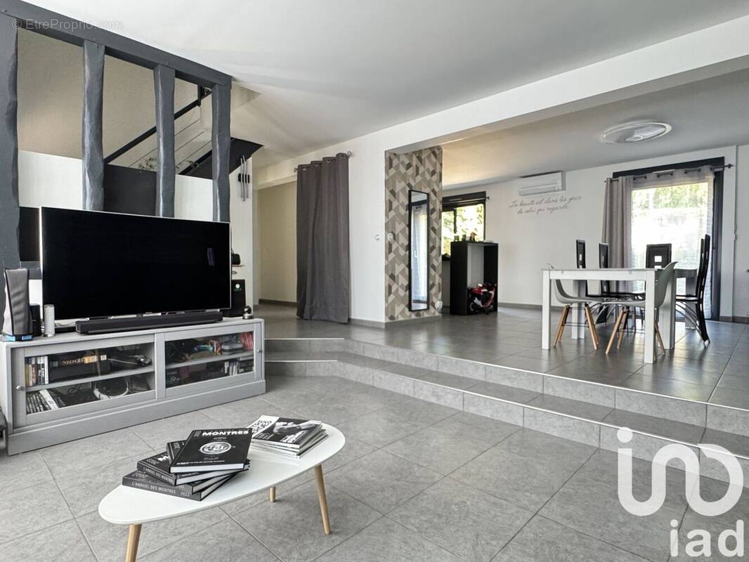 Photo 1 - Maison à ROINVILLE