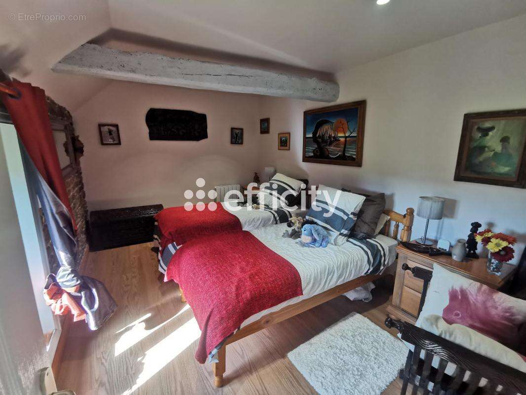 Maison à SAINT-SEVER-CALVADOS