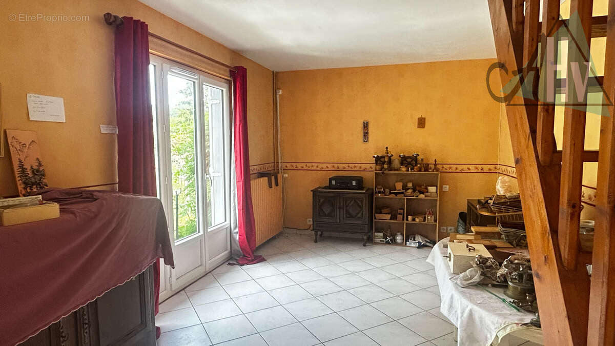 Maison 2 chambres avec dépendances - photo 7