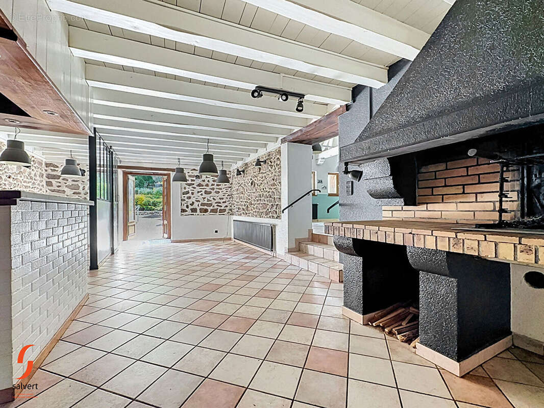 Maison à NERIS-LES-BAINS