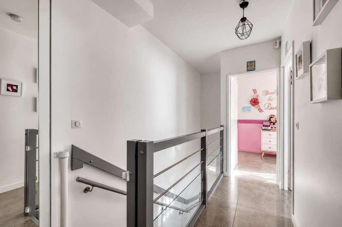 Appartement 117 m² à Rueil-Malmaison  - photo 8