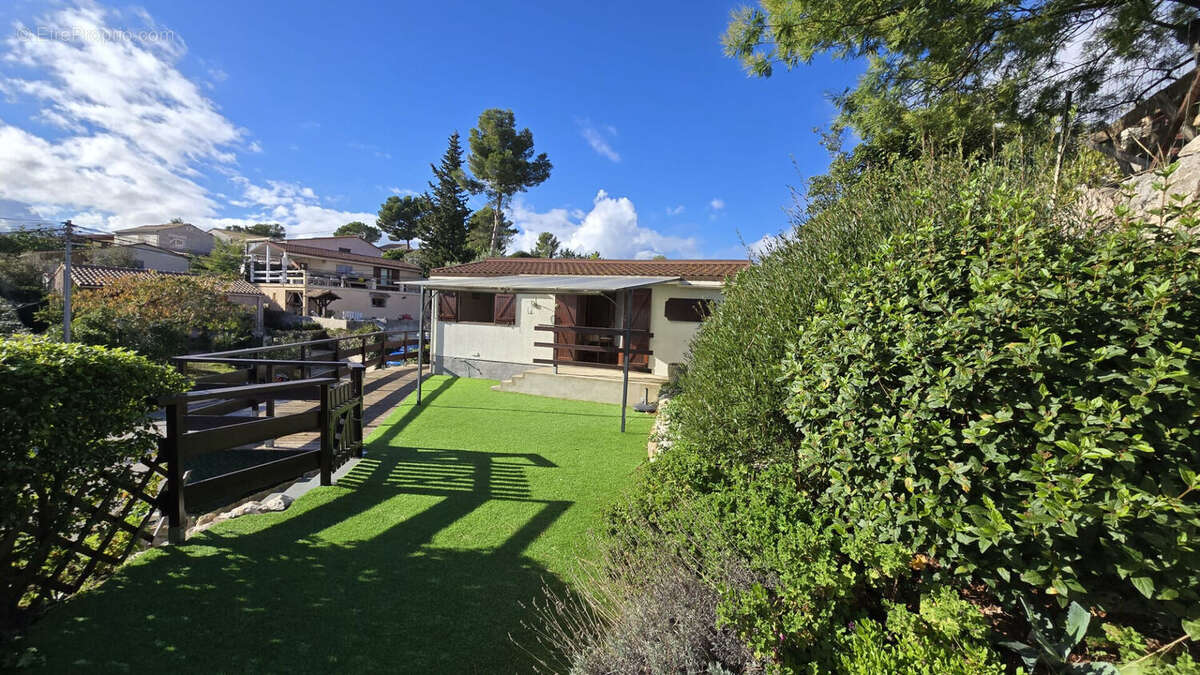 Maison à LE CASTELLET