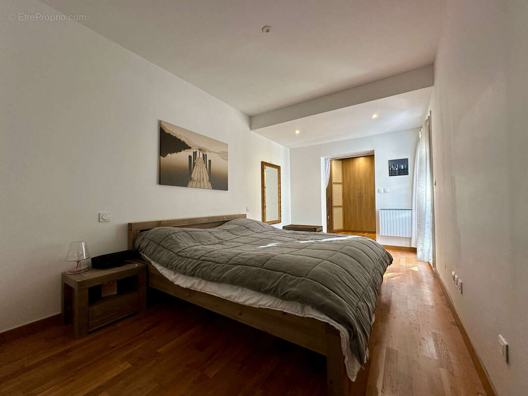 Maison à SAINT-CLEMENT-DE-RIVIERE