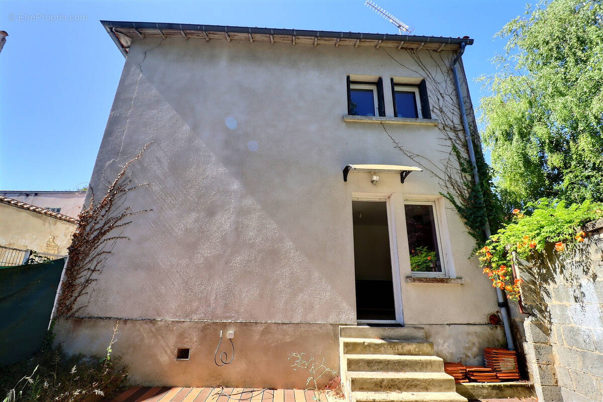 Maison à SURGERES