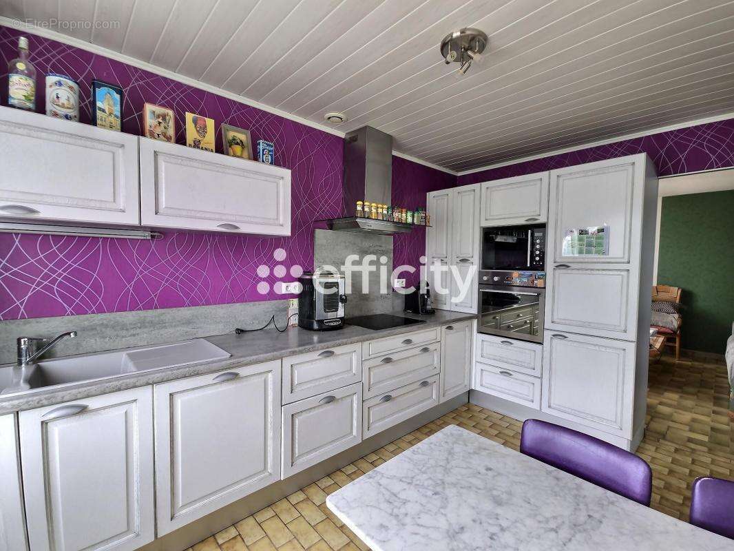 Maison 143 m² à Saint-Georges-De-Rex  - photo 4
