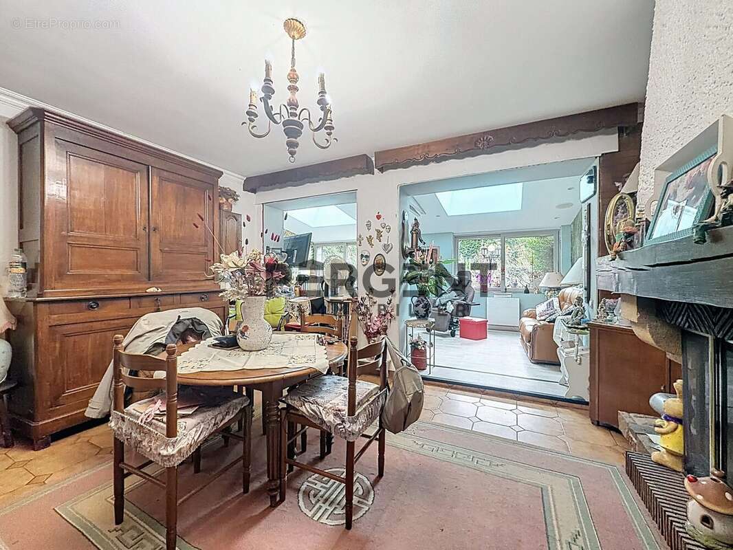 Maison à CHARLEVILLE-MEZIERES