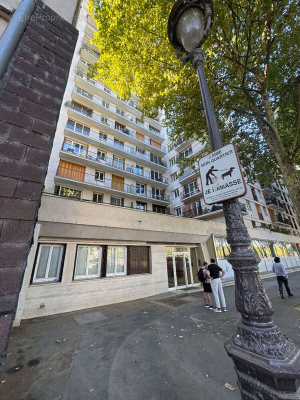 Appartement à PARIS-19E