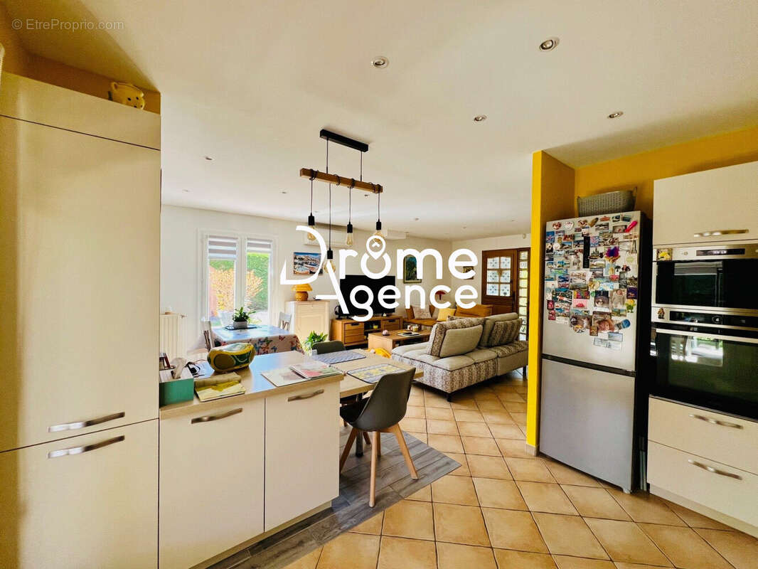 Maison 95 m² à Montelier  - photo 6