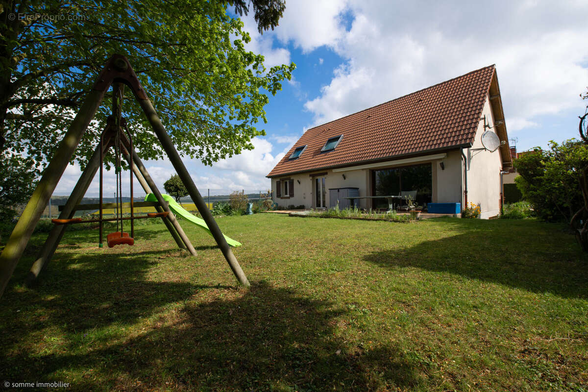 Maison à SAINT-VAAST-EN-CHAUSSEE