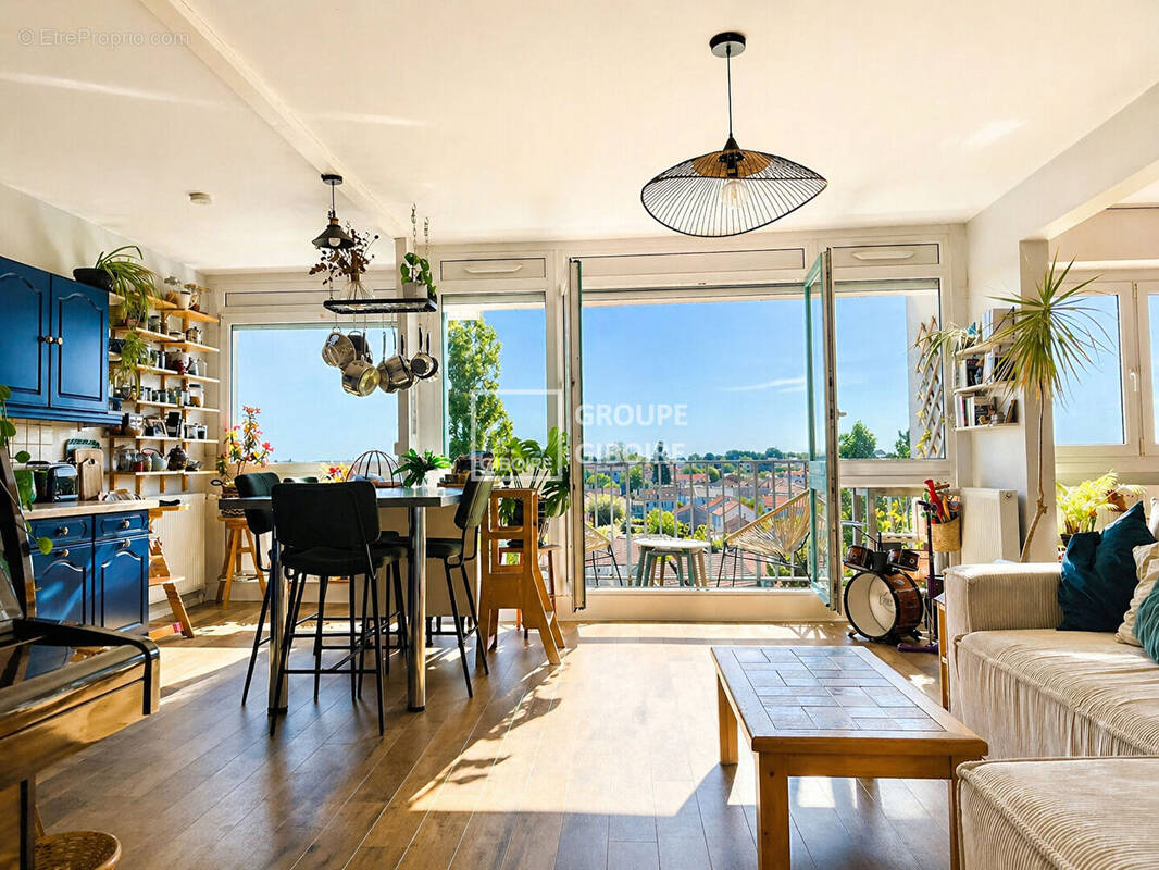 Appartement à REZE