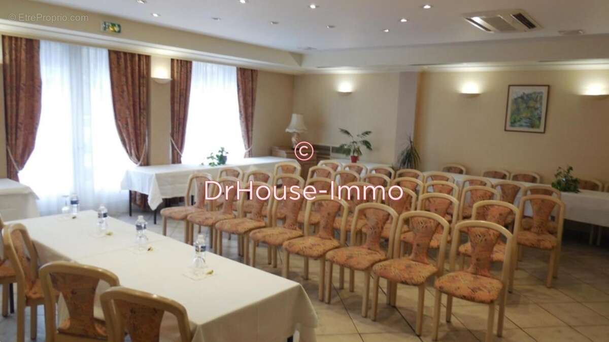 Commerce à PONT-DE-SALARS