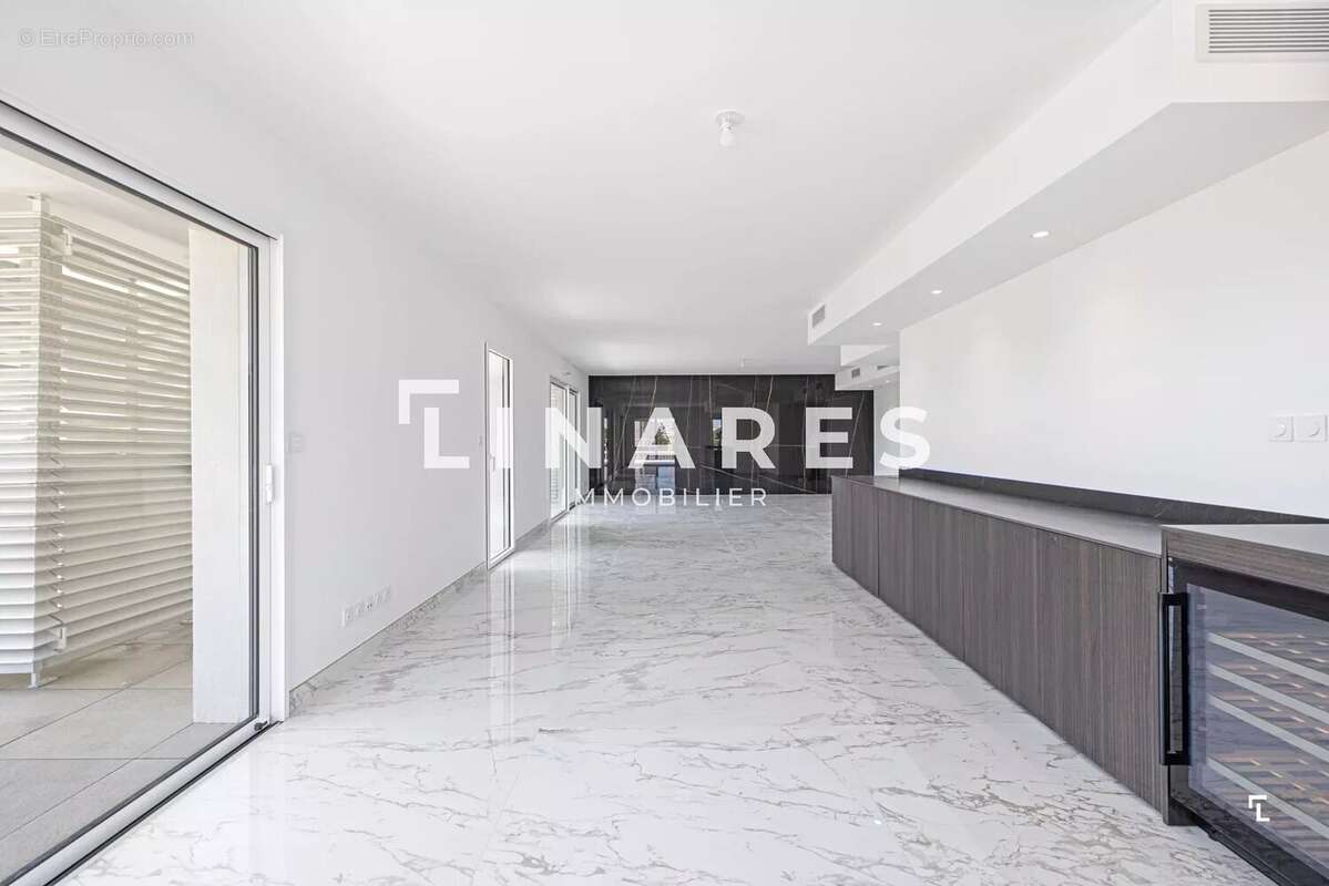 LE SKYINE - Appartement T4 de 160m² - Rooftop - Terrasses panoramiques - 13008 - photo 6