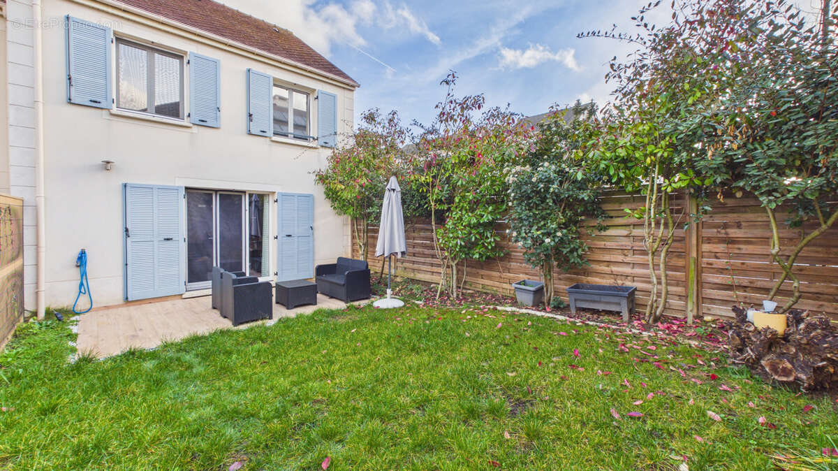 Maison à SAINT-PIERRE-DU-PERRAY