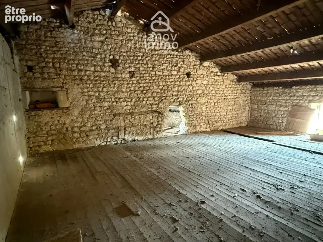 Maison charentaise en pierres à rénover La Couronne (15 min - photo 6