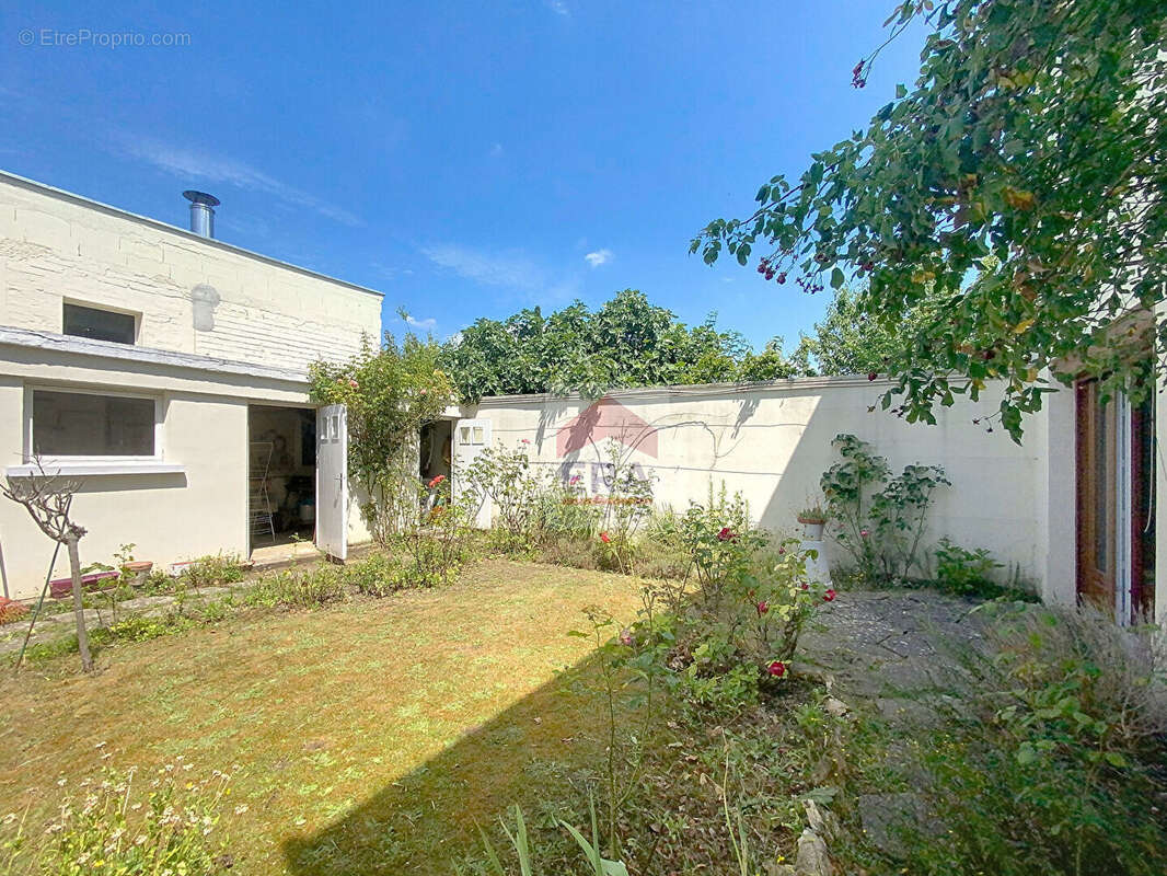 Maison à SURESNES