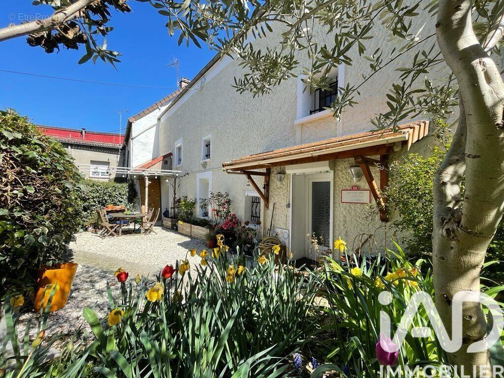 Photo 1 - Maison à LINAS