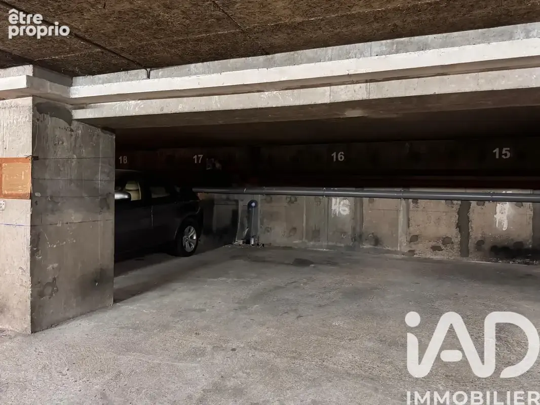Photo 1 - Parking à NOGENT-SUR-MARNE