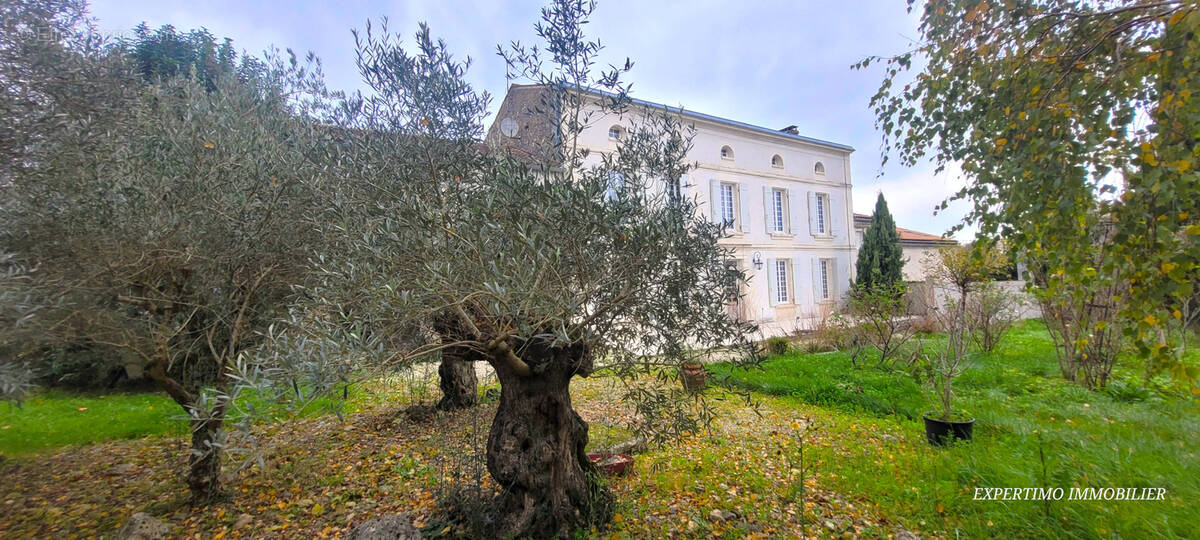 Maison à SAINTES