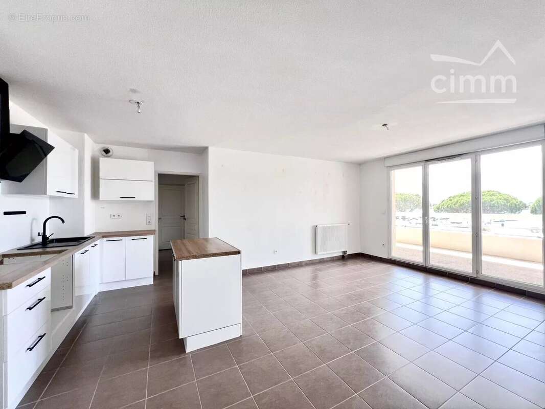 Appartement T3 avec terrasse vue port & parking souterrain - photo 3
