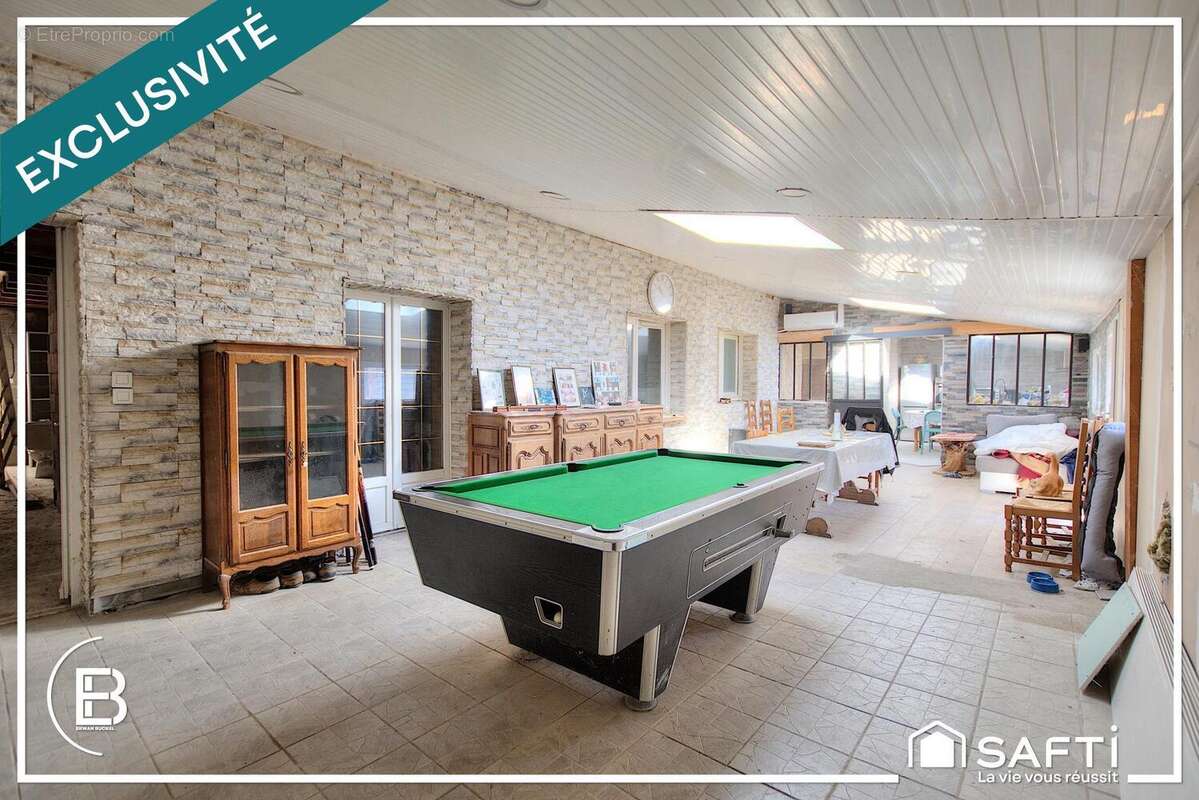 Maison 160 m² à Saint-Seurin-De-Cursac  - photo 5