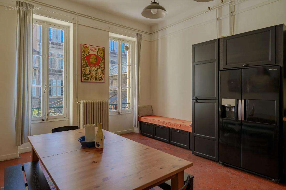 Appartement à MARSEILLE-1E