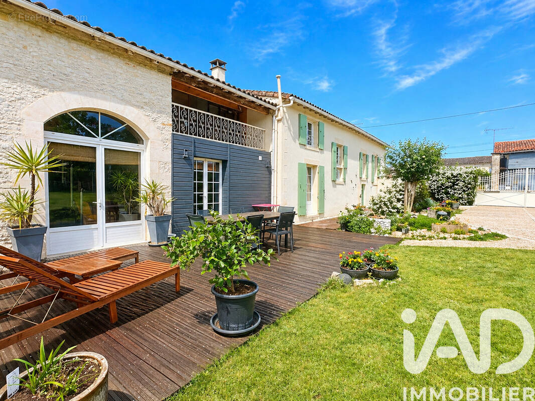 Photo 1 - Maison à MAUZE-SUR-LE-MIGNON