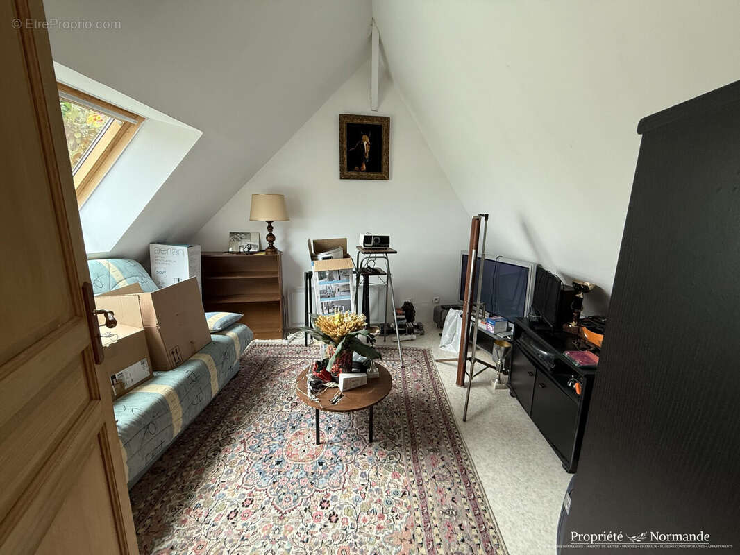 Maison à CORMEILLES