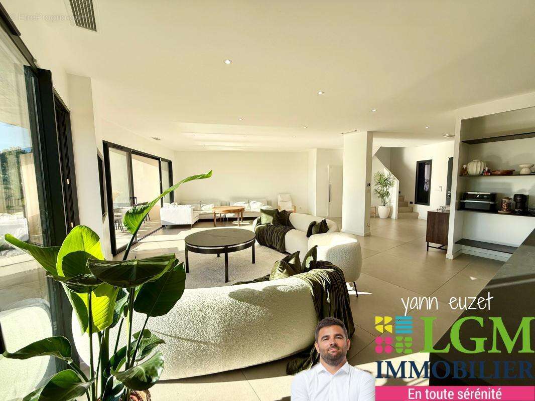 Maison à SAINT-BRES