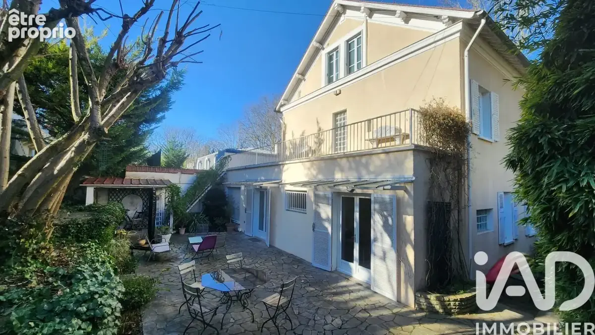 Photo 1 - Maison à SAINT-MAUR-DES-FOSSES
