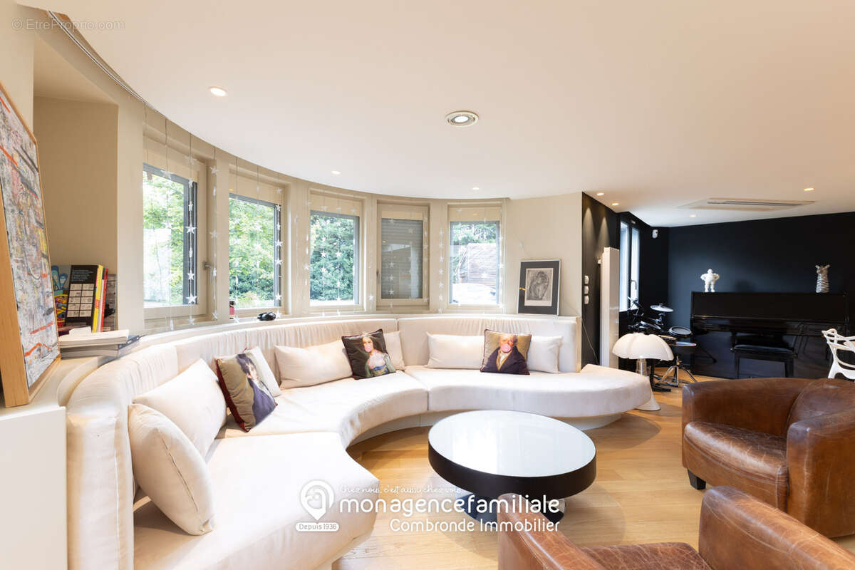 Grande villa 7 pièces sur 3000m2 de terrain - photo 3