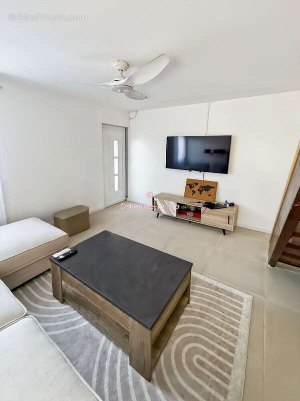 Maison 73 m² à Saint-Pierre  - photo 6