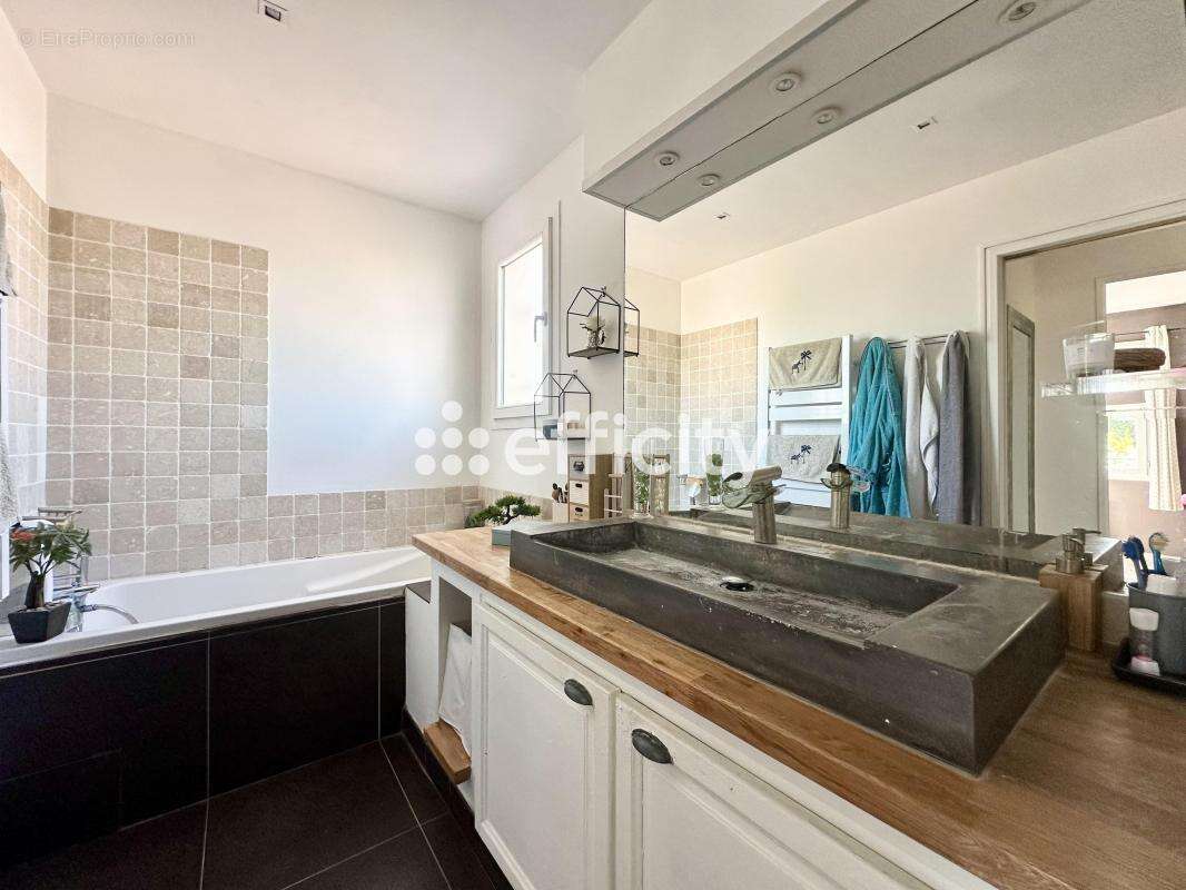 Maison 85 m² à Cabries  - photo 8