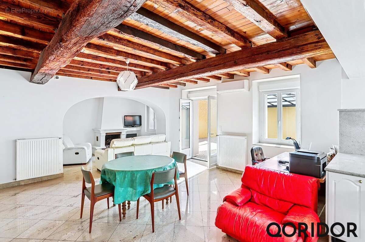 Maison à VAULX-EN-VELIN