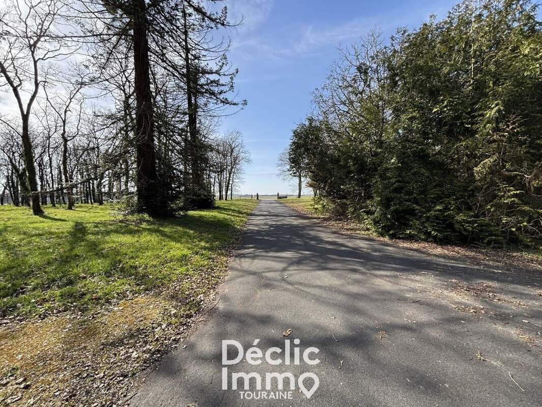 Maison à VERNEUIL-LE-CHATEAU