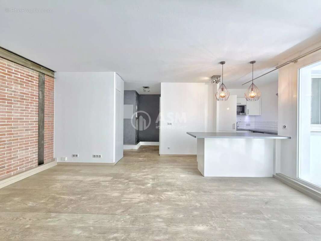 A VENDRE - 3 pièces avec une grande terrasse, cave et Parking - Faubourg de l'arche - photo 7