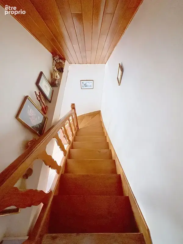  À VENDRE – Maison familiale de 198M² avec terrain de 1143 m² à Longueville, à 5 km de Granville et 3 km des plages - photo 7