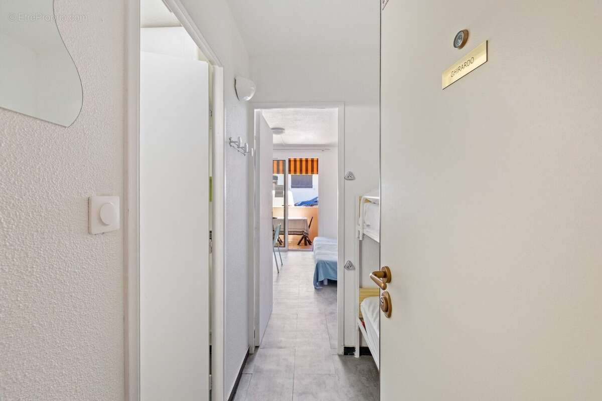 Appartement à SAINT-CYR-SUR-MER