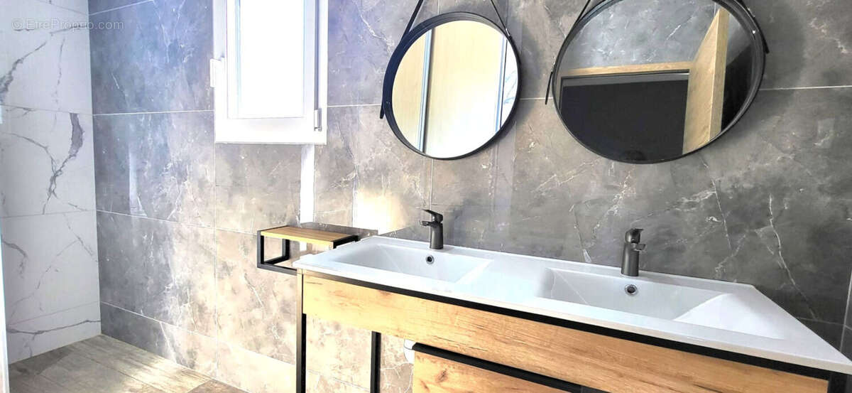 Maison à SALAISE-SUR-SANNE