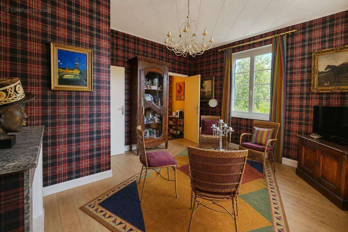 Maison de 11 pièces de 420 m² à Boussès - photo 8