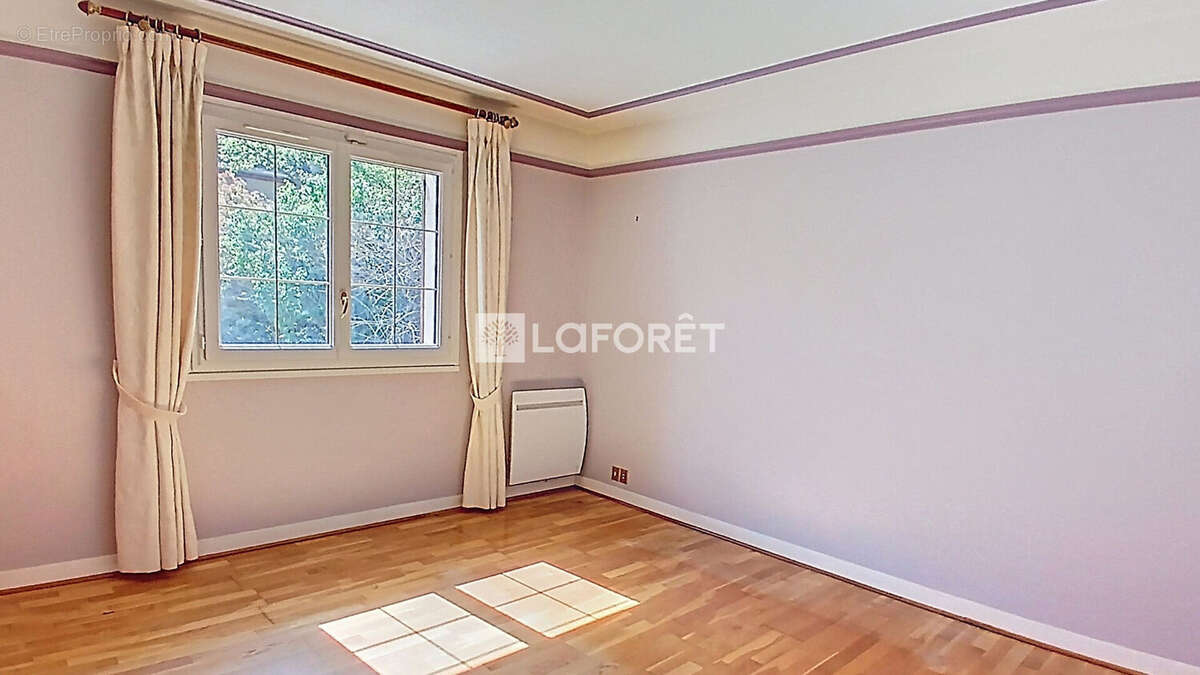 Maison à LA VILLE-DU-BOIS