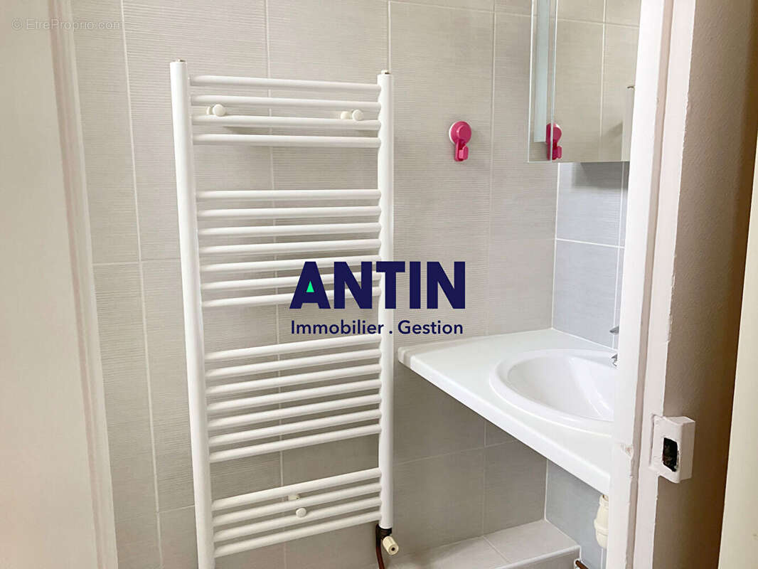 Appartement à COURBEVOIE