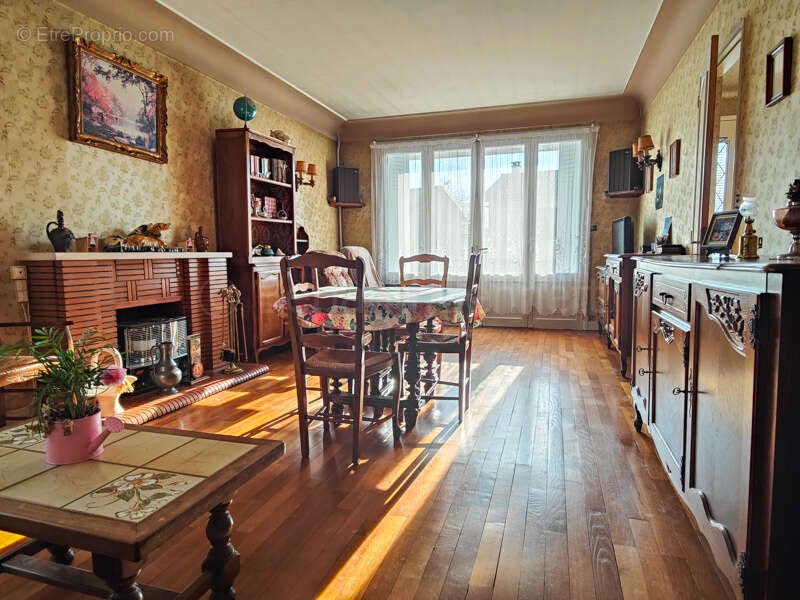 Maison à SAUZE-VAUSSAIS