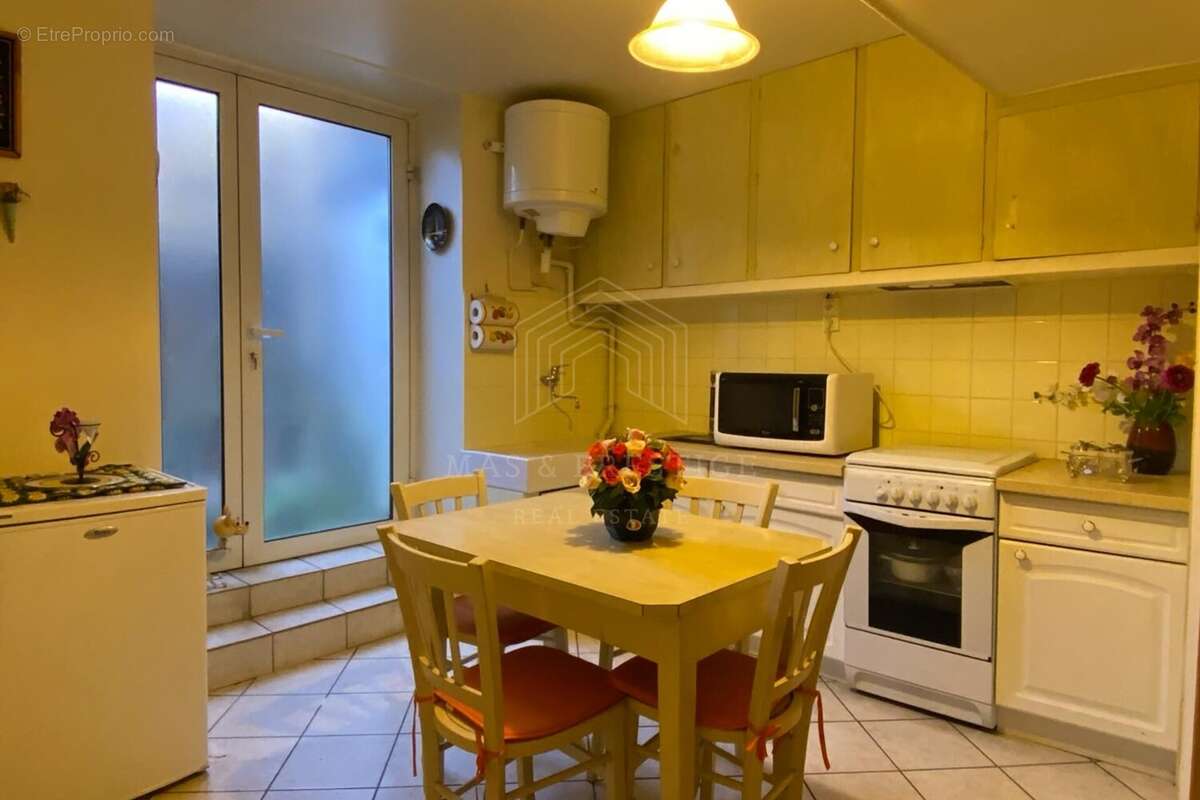 Maison à SAINT-LAURENT-DE-CERDANS