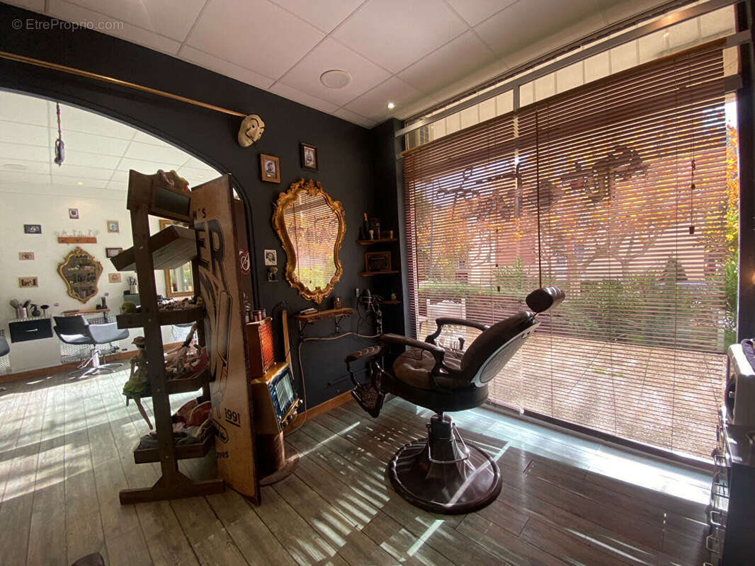 Commerce à CARNOUX-EN-PROVENCE