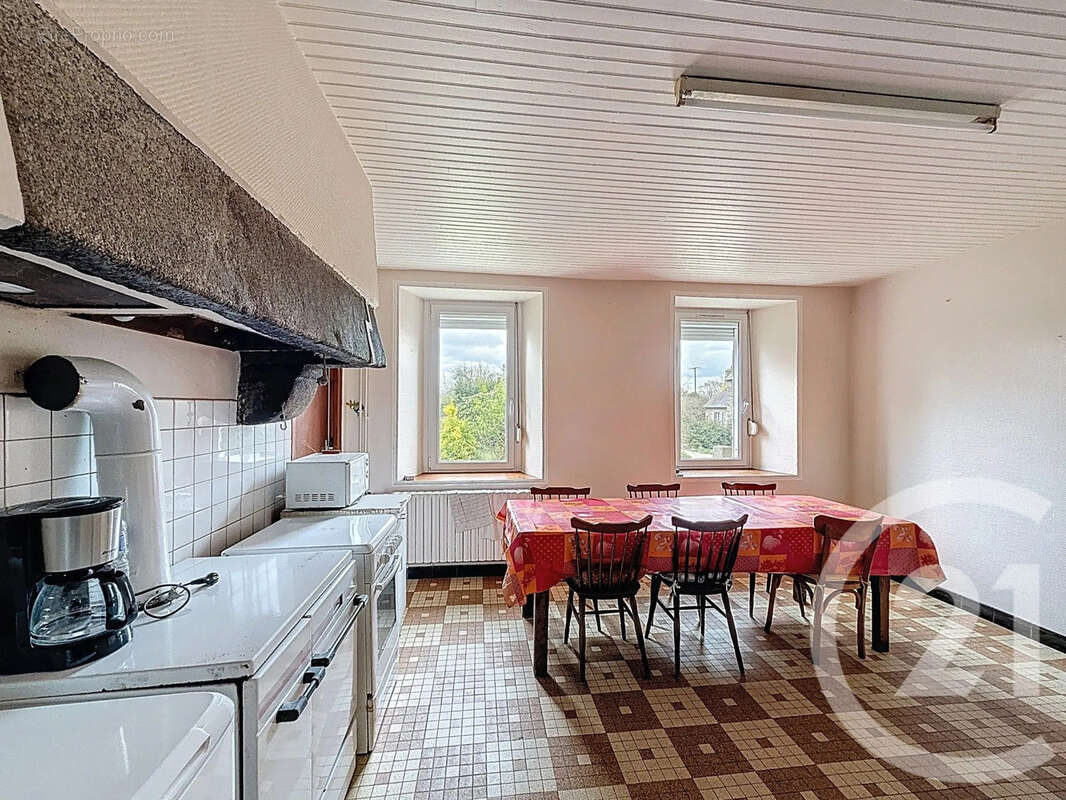 Maison 110 m² à Prat  - photo 6