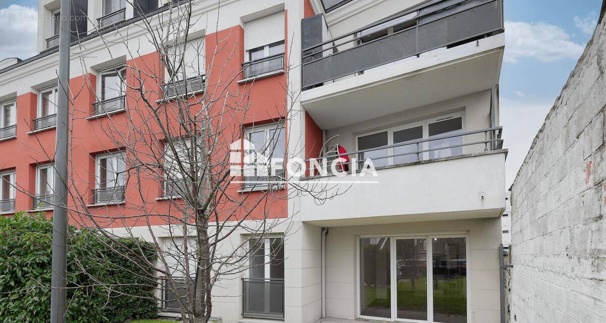 Appartement à SAINTE-GENEVIEVE-DES-BOIS