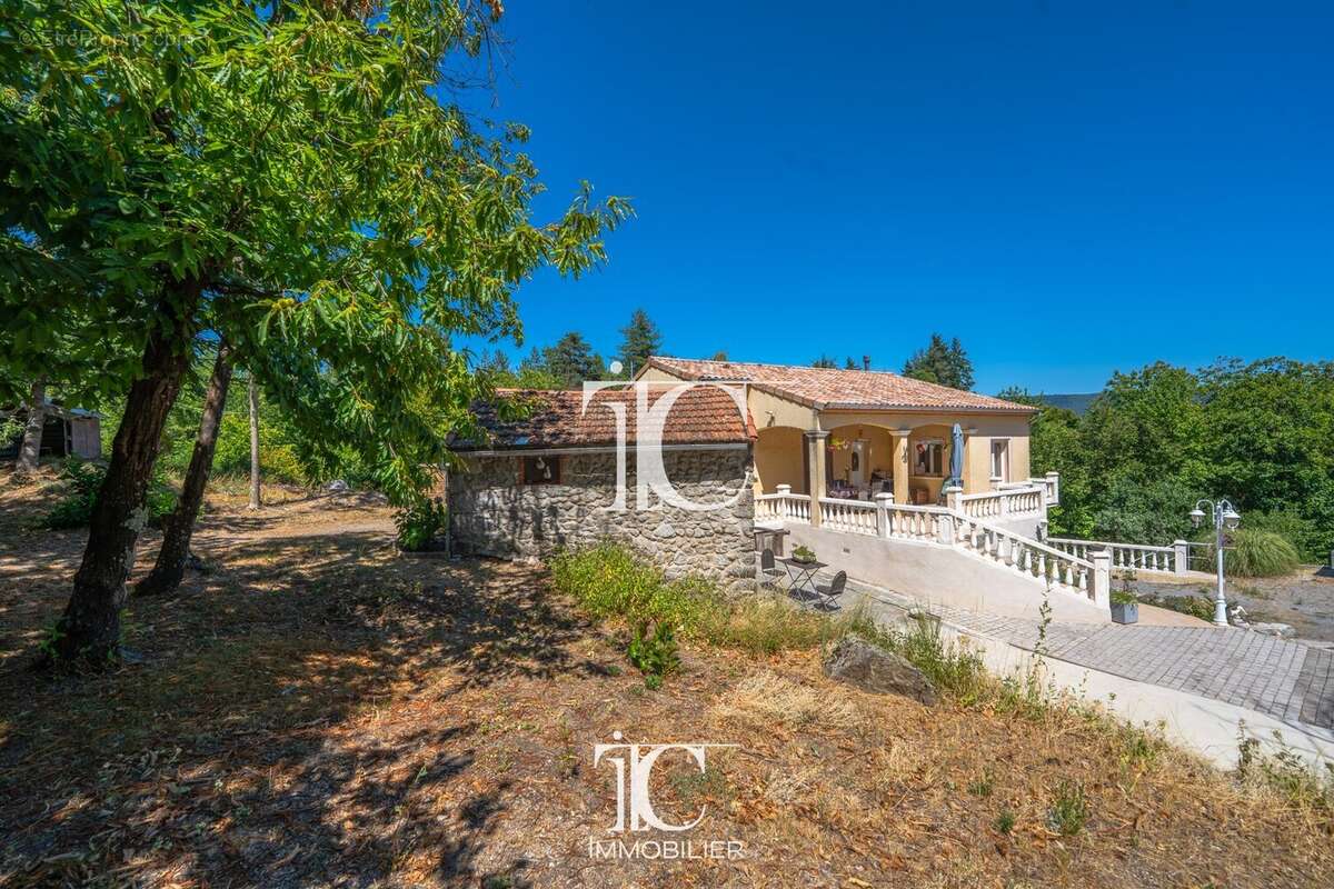 Villa 2005 140m² avec 5600m² terrain avec riviere - photo 30