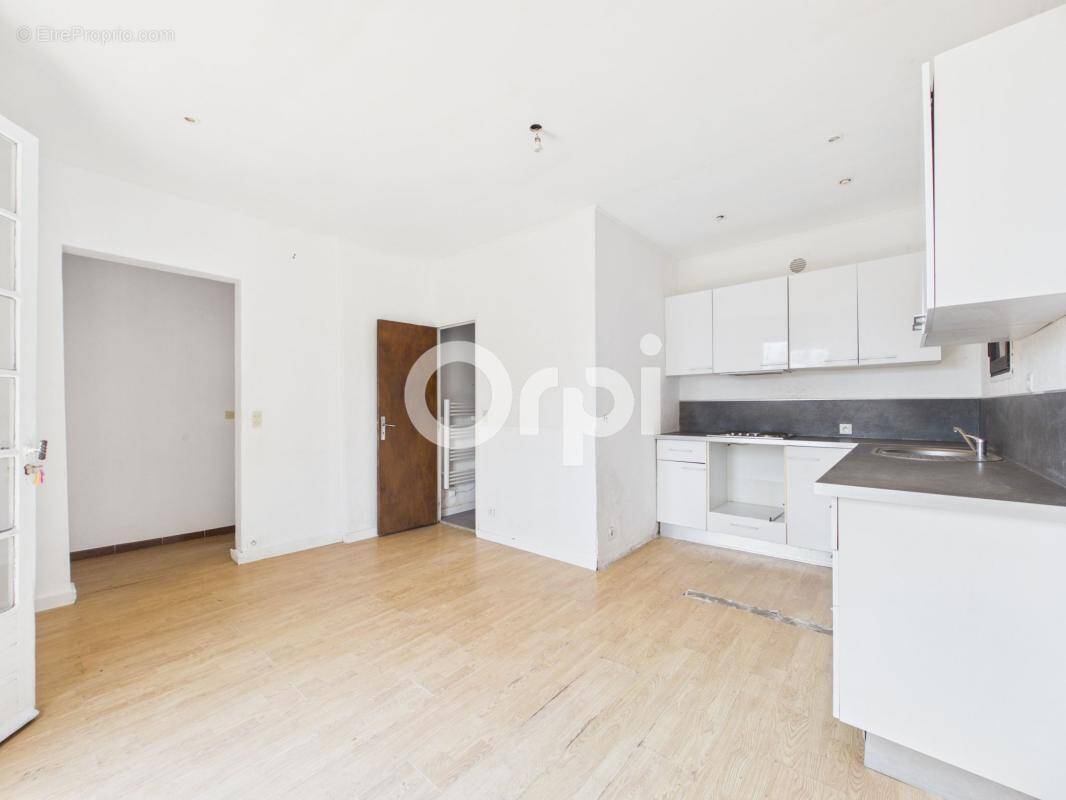 Appartement à LE BAR-SUR-LOUP